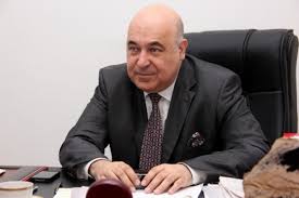 Çingiz Abdullayev Elşad Baratı məhkəməyə verir